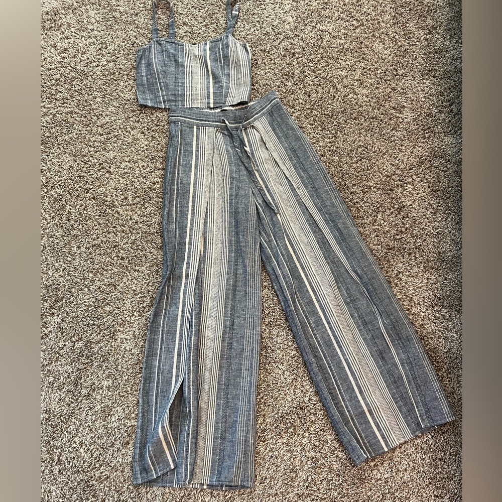Express Blue and White Linen 2 Piece Set